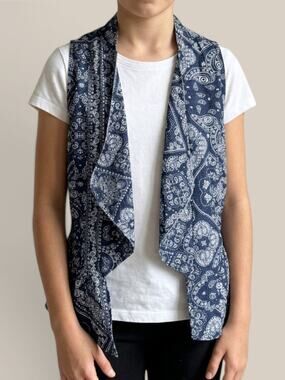 RU Apparel Resistol Girls Bandana Paisley Vest Youth L 10/12 NWT